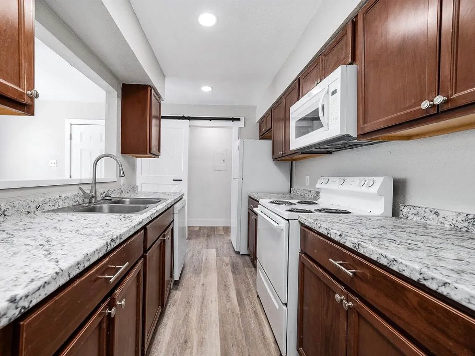 4614 W Orange St — Photo 4