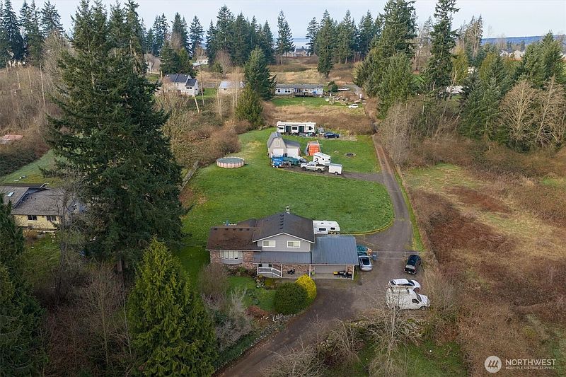 4th image of 3724 Densmore Road