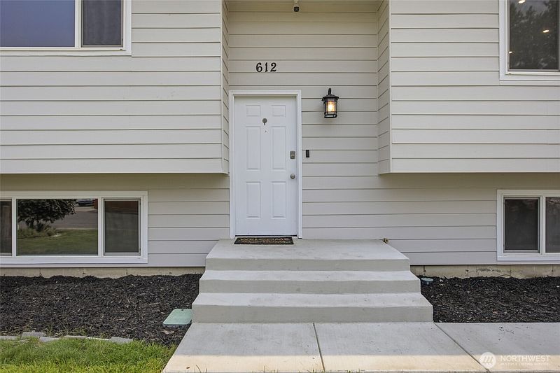4th image of 612 N Conway Place