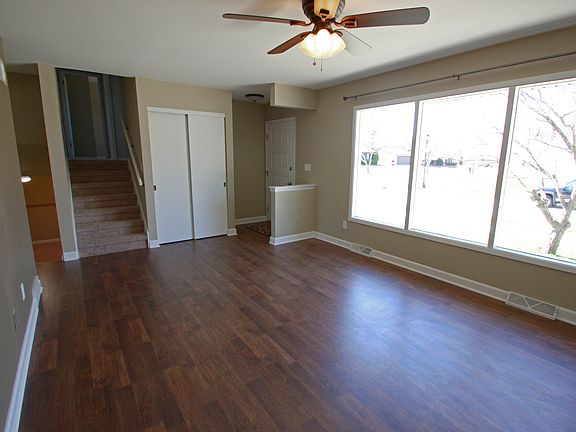 4th image of 2710 E Fenway Dr