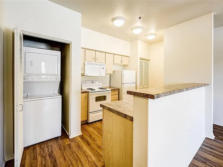 Tierra Pointe Apartments — Photo 16