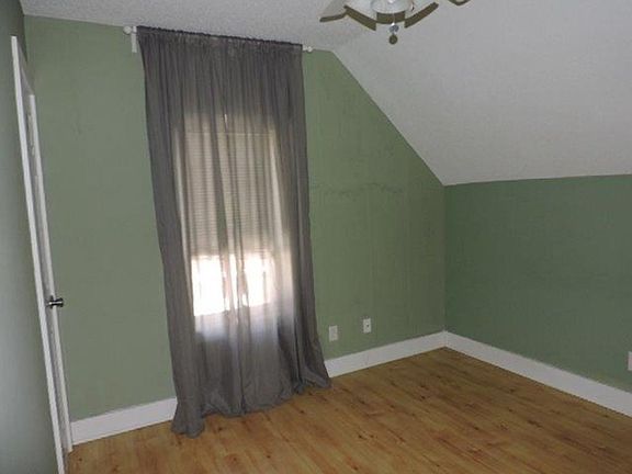 5th image of 1303 Burr St