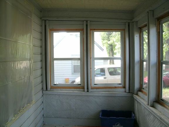 3rd image of 1103 Wilson Ave