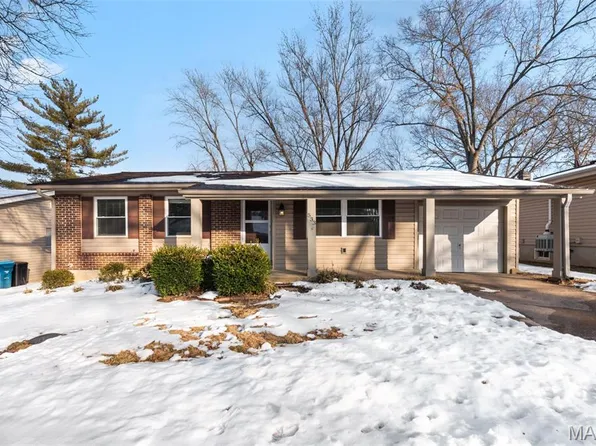 533 Golfwood Dr, Ballwin, MO 63021