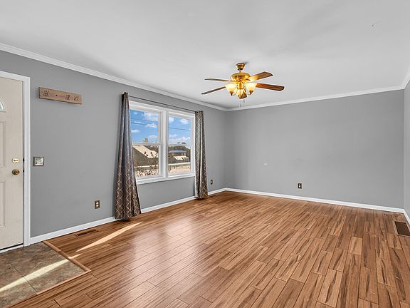 5th image of 485 Skyline Dr