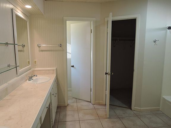 Master bath suite, with 2 walk in closets