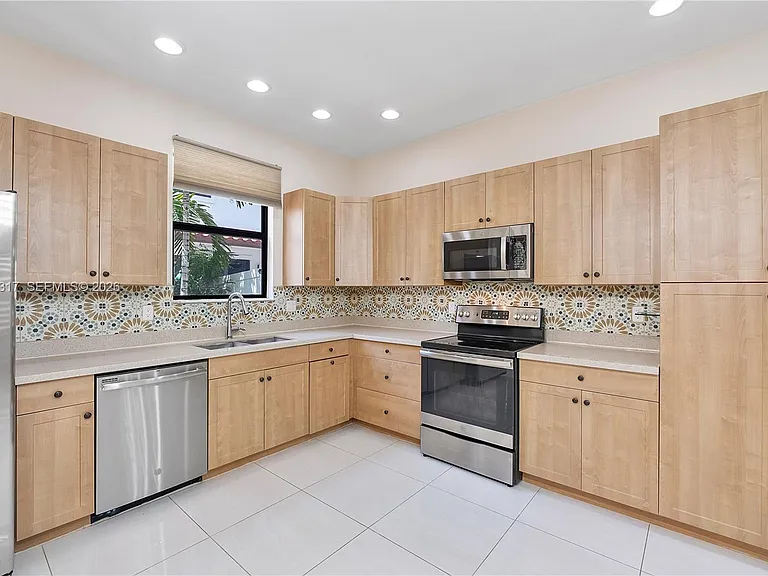 20914 NW 1st Dr — Photo 3