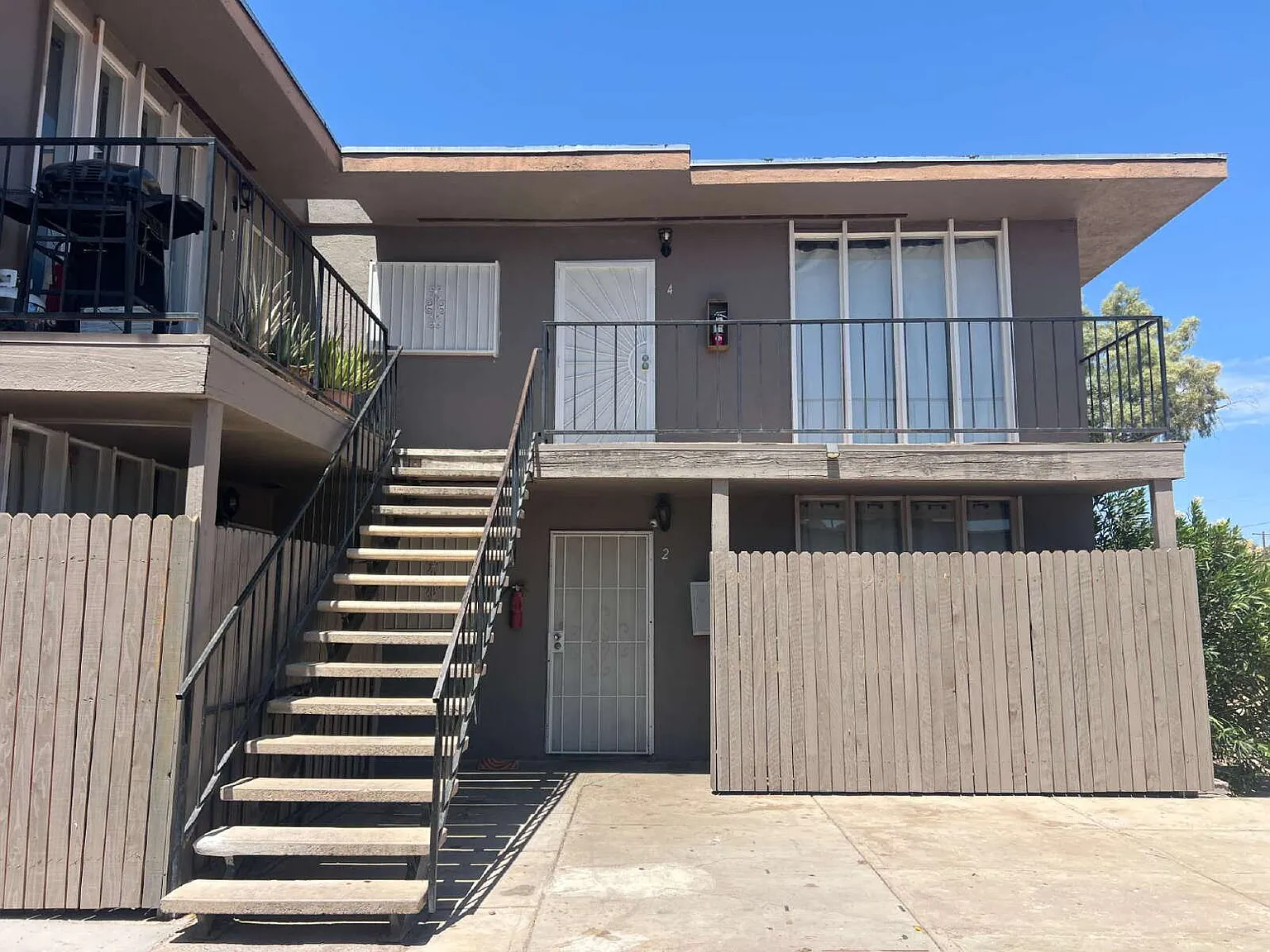 2 bed, 1.0 bath, 834 sqft, $1,200 — Photo 3