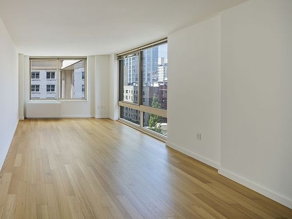 5th image of 260 W 54th St APT 33G