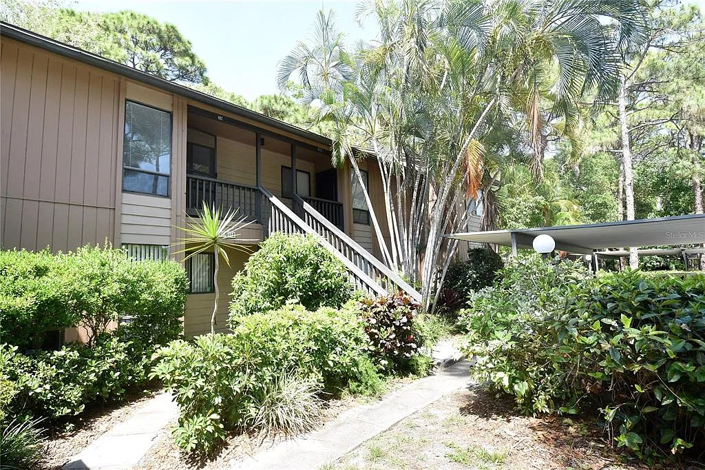 2 bed, 1112 sqft, $2,000 — Photo 1