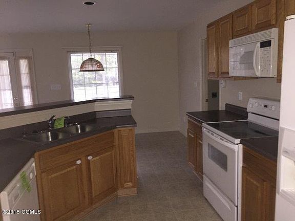 3rd image of 804 Commons Dr N