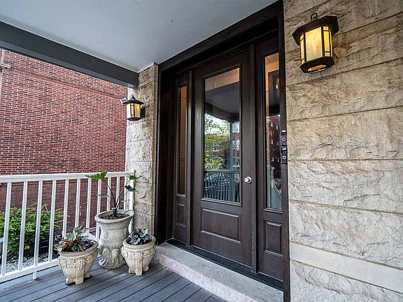 2nd image of 1456 W Foster Ave #2