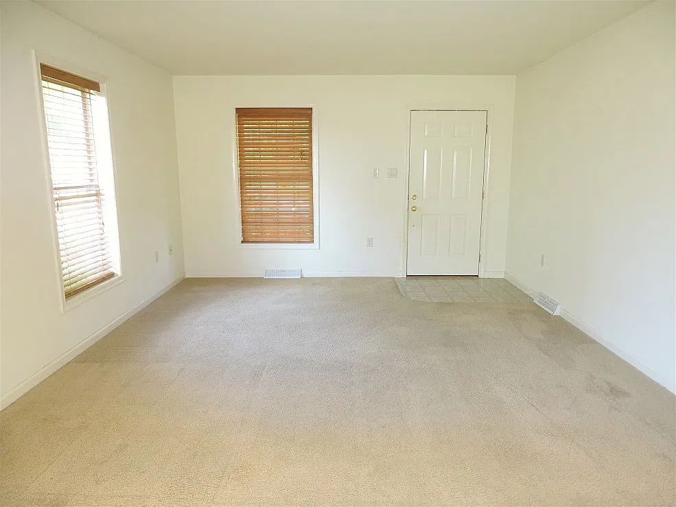 3 bed, 1592 sqft, $1,950 — Photo 3