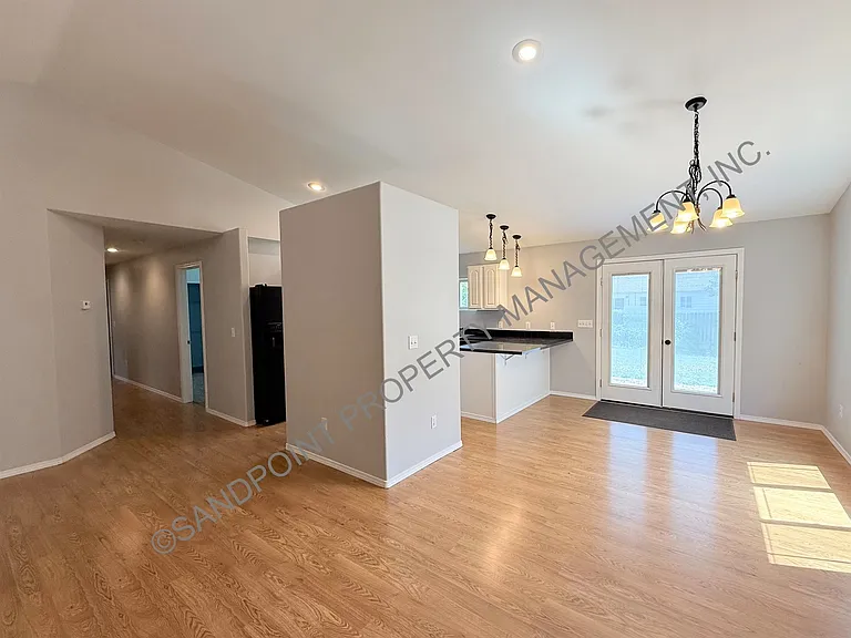 1204 Forsythia Ave — Photo 6