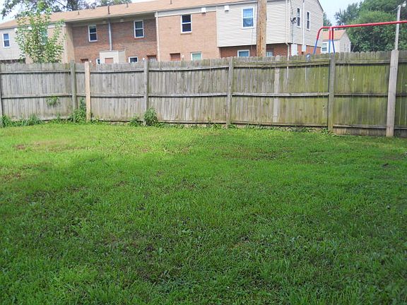 2nd image of 841 Gardenside Dr