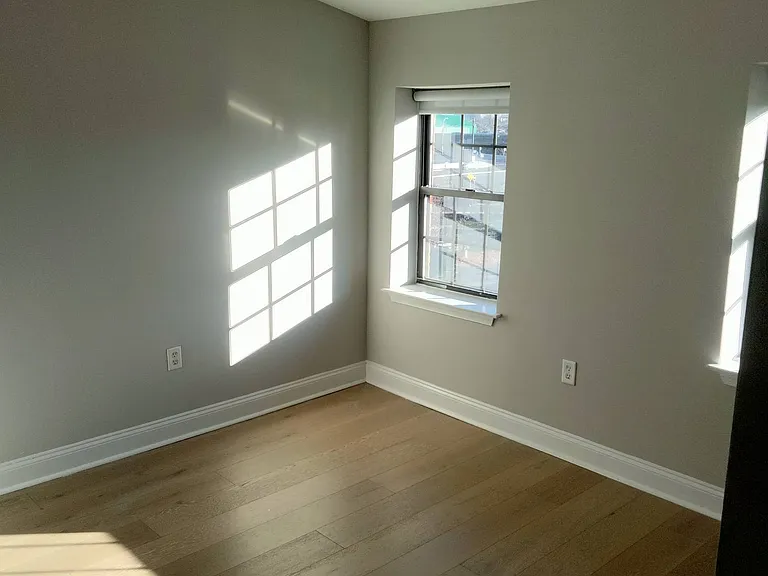 36 Imlay St #C — Photo 4