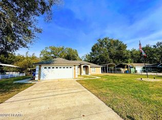 9 Reyes Rd, Deland, FL 32724