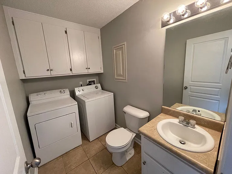 216 Claremont Ave — Photo 7