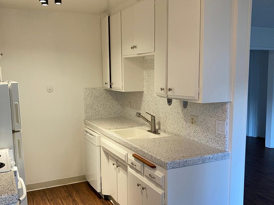 1st image of 3565 1st Ave #P