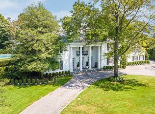 234 Briarwood Xing, Lawrence, NY 11559