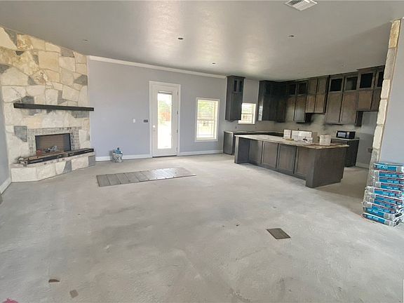 5th image of 297 Skyline Dr