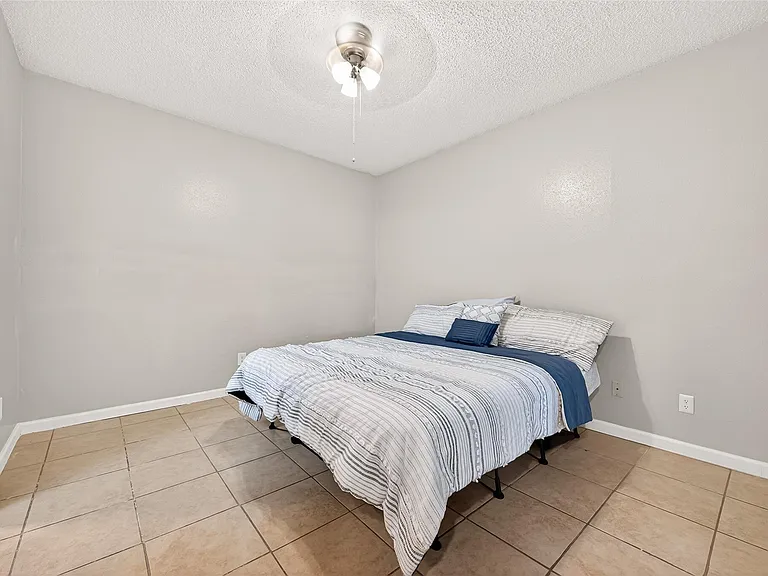 10855 Meadowglen Ln #608 — Photo 13