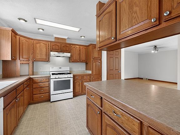 2nd image of 164 W 66th St
