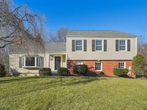 112 Cottage Place, Long Hill Twp., NJ 07933