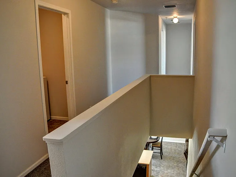 Emerald Ridge Apartments & Townhomes — Photo 36
