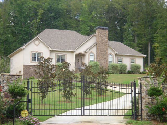 Private home on 5 Gated Acres