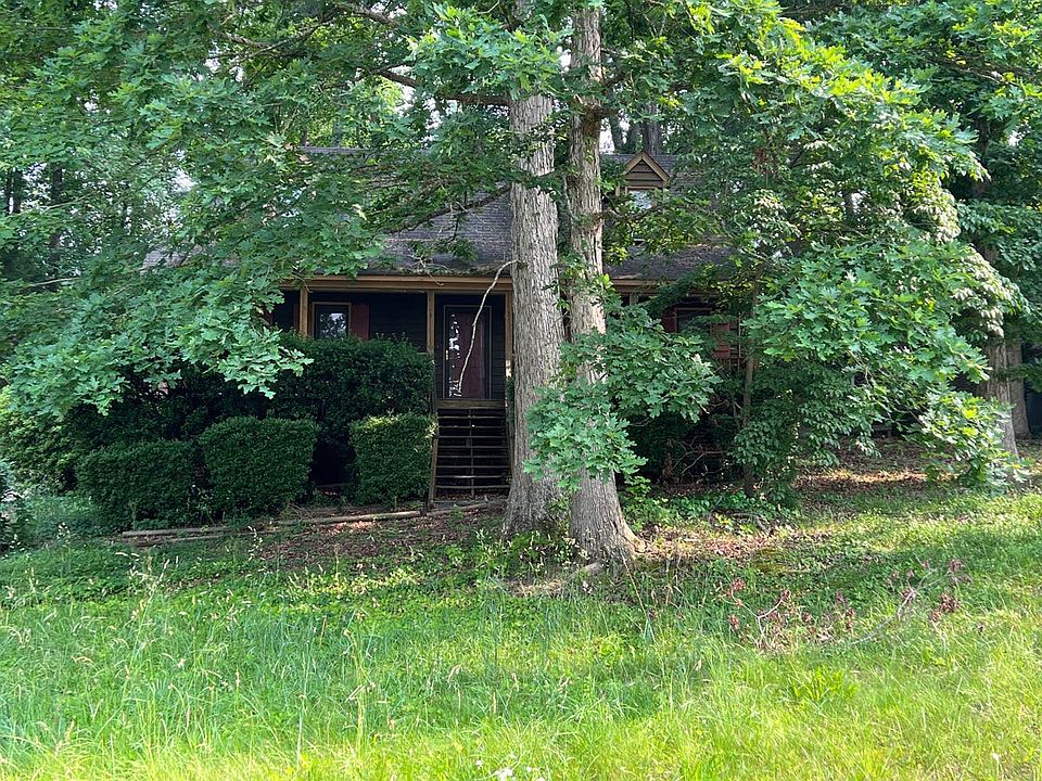 1st image of 2719 Anglewood Dr