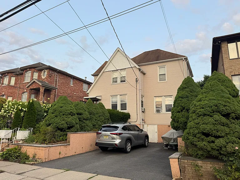 438 Highland Ave #2 — Photo 2