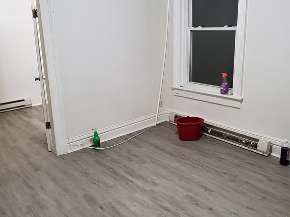 3rd image of 4 W Glen Ave #2