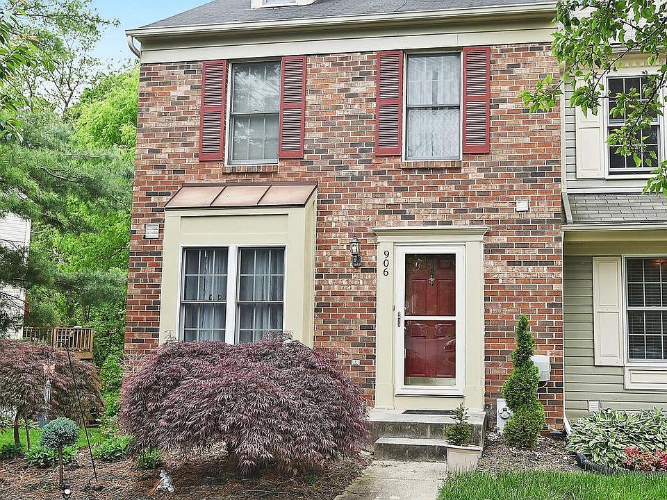 1st image of 906 Grosvenor Dr Unit U1