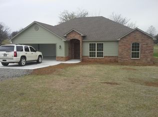 1601 E Hollybrook Ln, Stigler, OK 74462