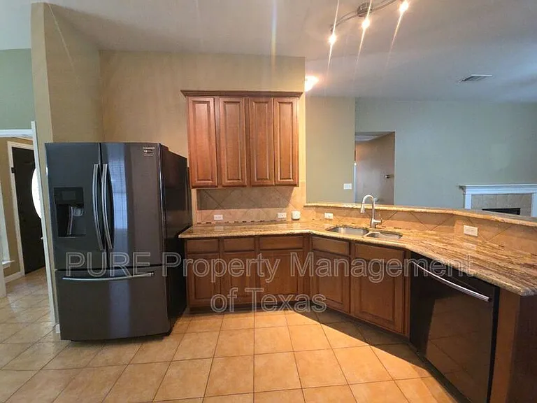 18401 Hees Ln — Photo 20