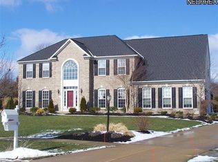 33070 Rhine Cir, Avon, OH 44011