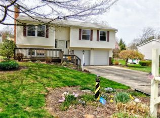 320 Fayette Dr, Cranberry Township, PA 16066