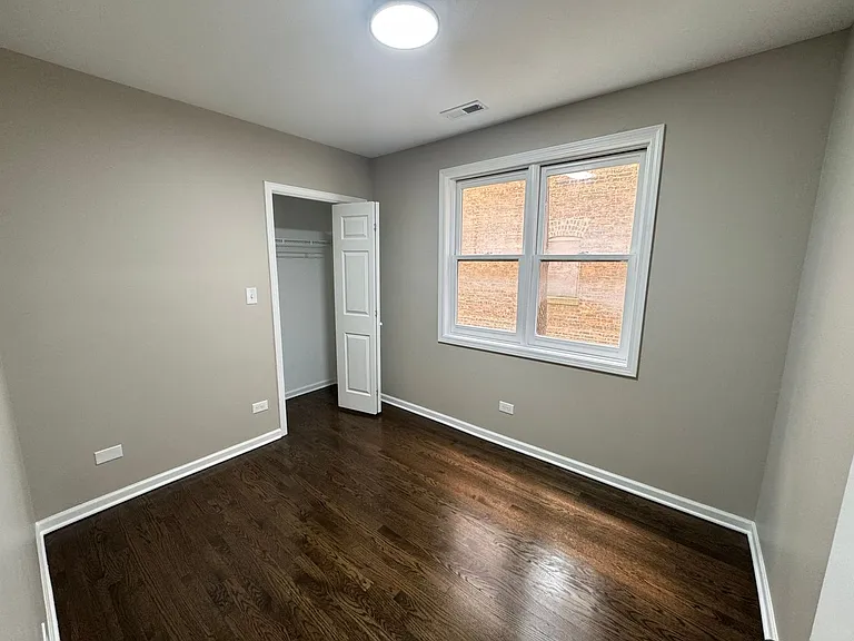 5438 S Indiana Ave — Photo 19