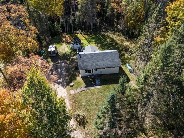 265 Chub Lake Rd, Huntsville, ON P1H 1S4