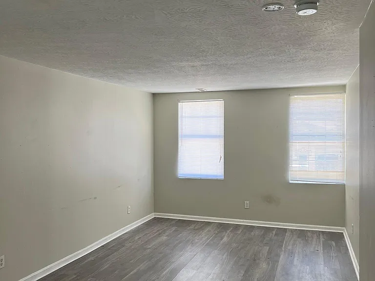 642 E Saint Catherine St #2 — Photo 6