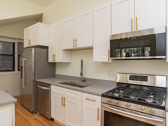 2nd image of 2301 N Oakley Ave APT 1F