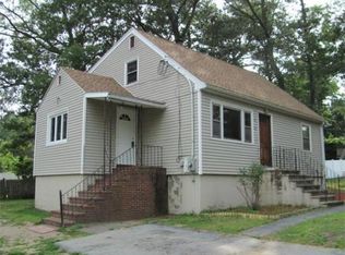 50 Chestnut Rd, Tewksbury, MA 01876