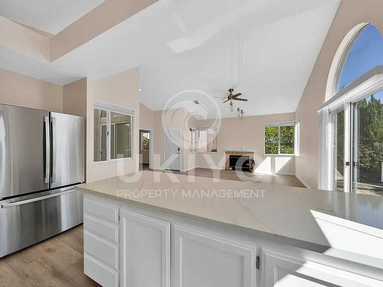 265 Potrero St — Photo 5