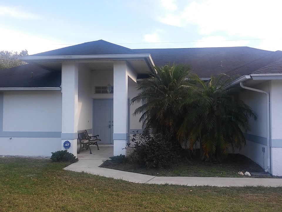 1st image of 1050 SW Facet Ave
