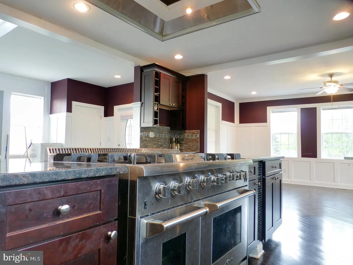 4 bed, 4968 sqft, $4,995 — Photo 3