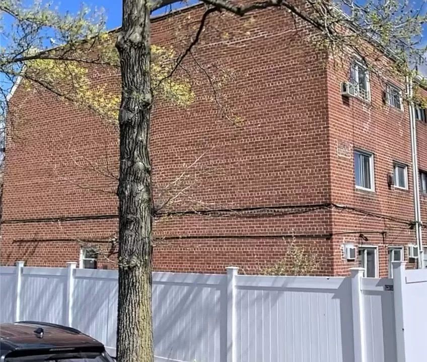 2nd image of 8951 237th St