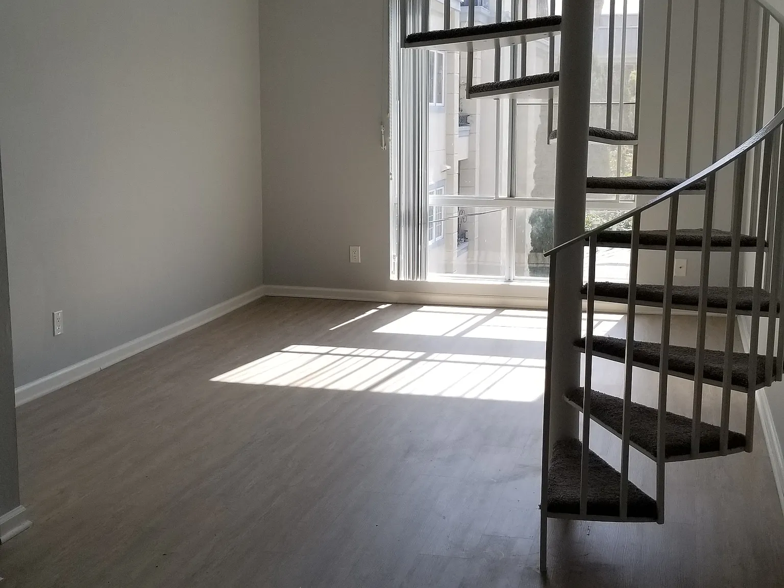 1375 Midvale Apartments — Photo 1