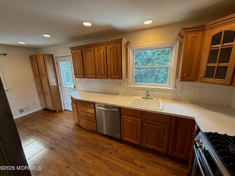34 Highland Ave — Photo 9