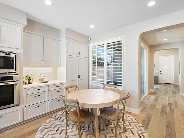 650 Sandside Ct — Photo 14